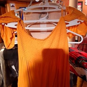 NWOT Cold shoulder top